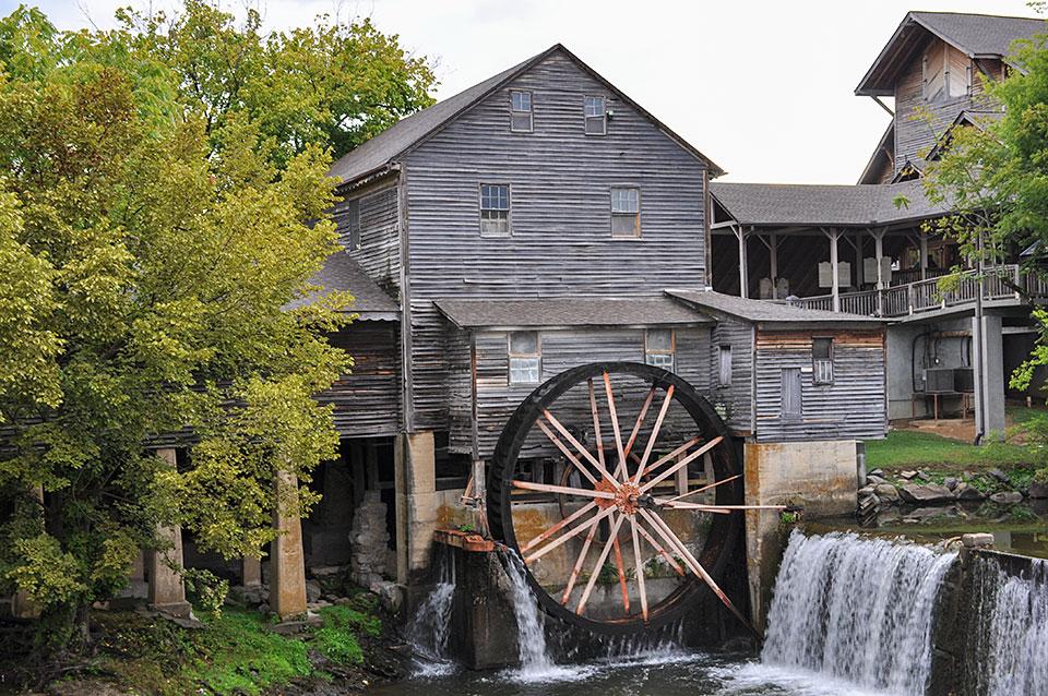 A History Of Pigeon Forge - Smoky Mountain Ziplines