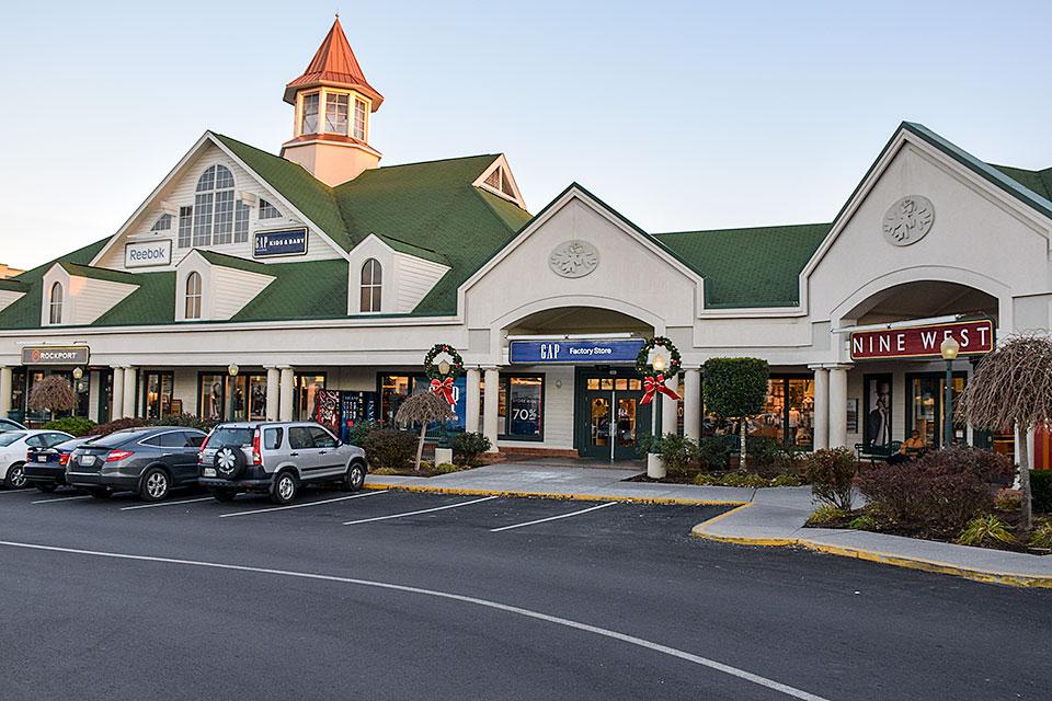 Tanger, Sevierville, TN, Gap Outlet